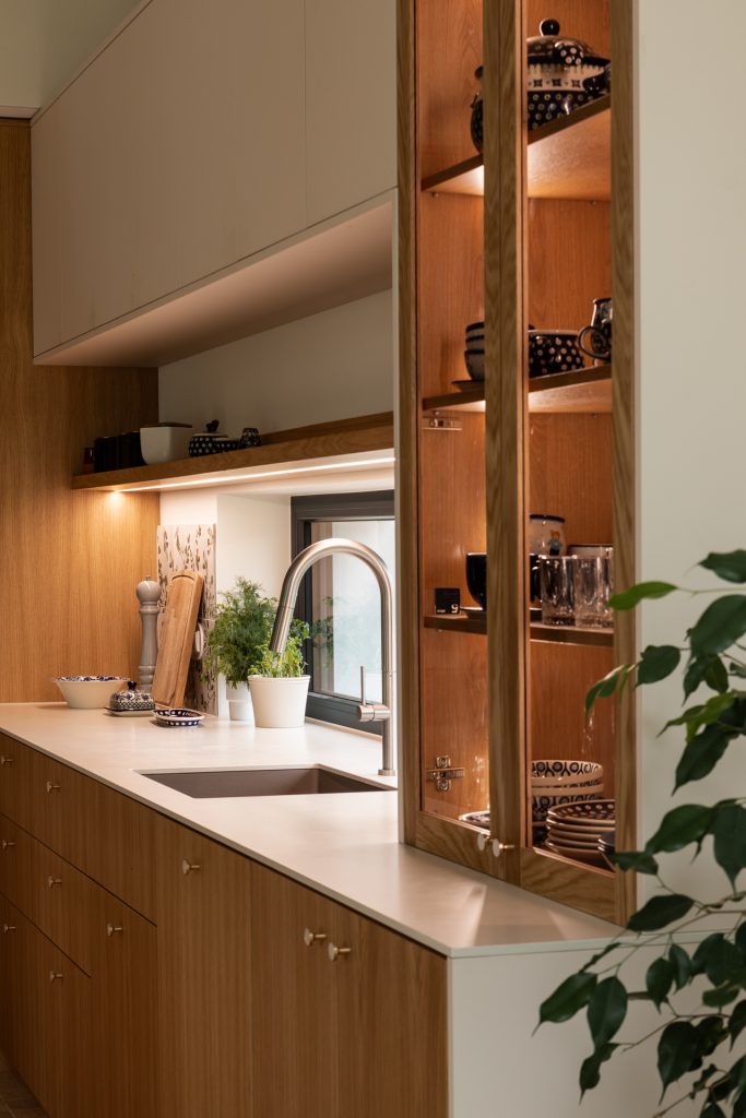 Dom pod Krakowem — biel i drewno – Skywood Kraków